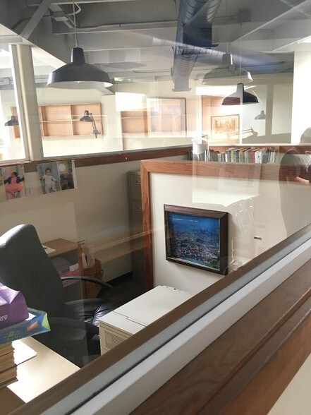 More Photos Of 460 Boulevard Way, Oakland Office For Lease
