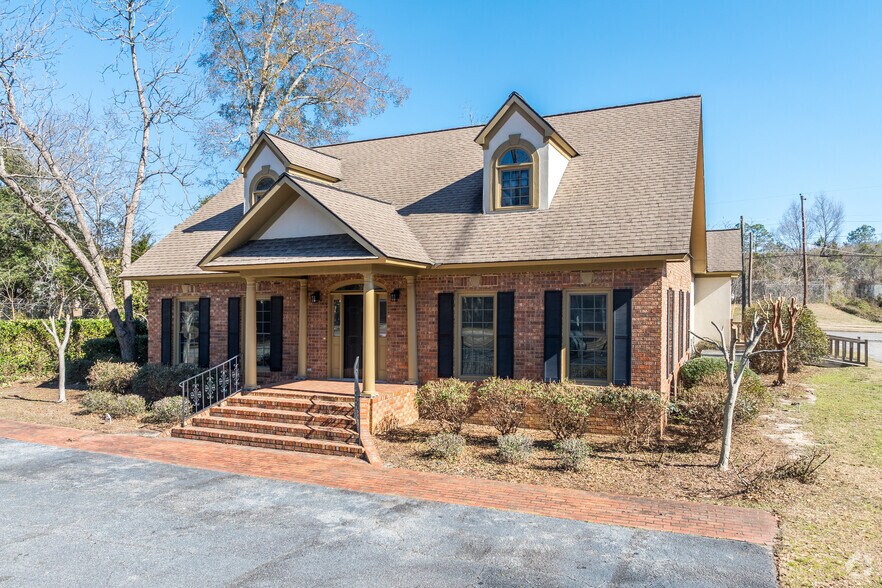 More Photos Of 501 Griffin Ave, Eastman Office For Sale