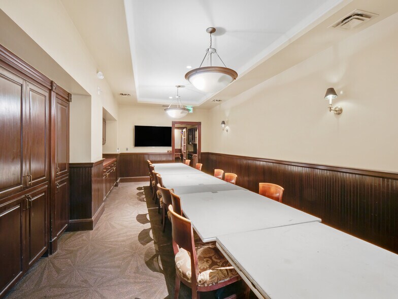 More Photos Of 1100 S Flower St, Los Angeles Office For Lease