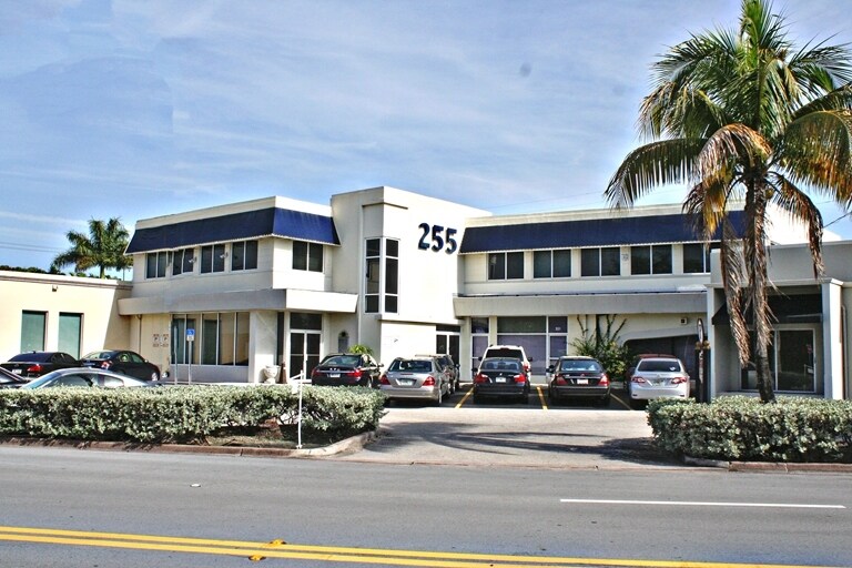 More Photos Of 255 University Dr, Coral Gables Medical For Lease
