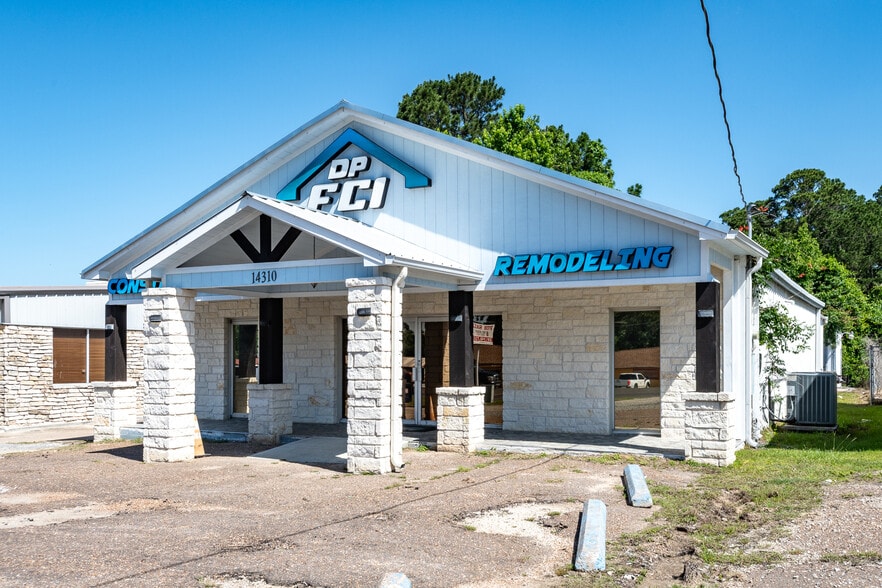 More Photos Of 14310 US-190, Onalaska General Retail For Sale