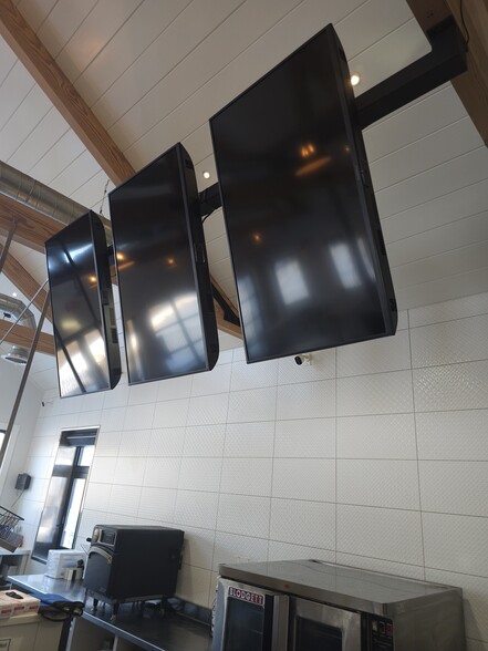 More Photos Of 26 Buck Dr, Ruckersville Office For Lease