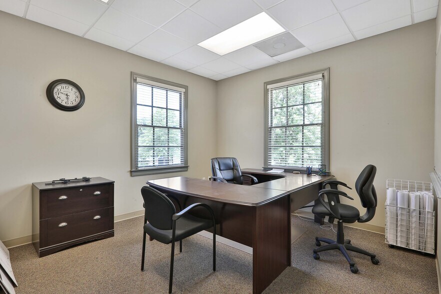 More Photos Of 75 Jackson St, Newnan Unknown For Lease