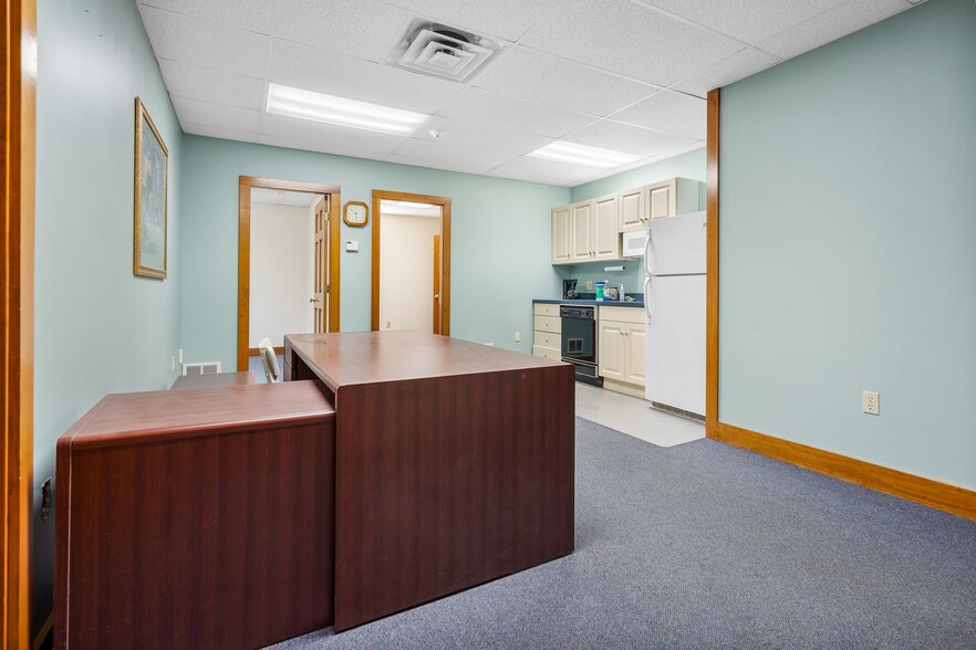 More Photos Of 41 Liberty Hill Rd, Henniker Medical For Sale