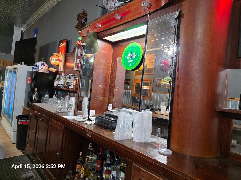 More Photos Of 415-417 Saint James Ave, Wynot Storefront Retail Residential For Sale