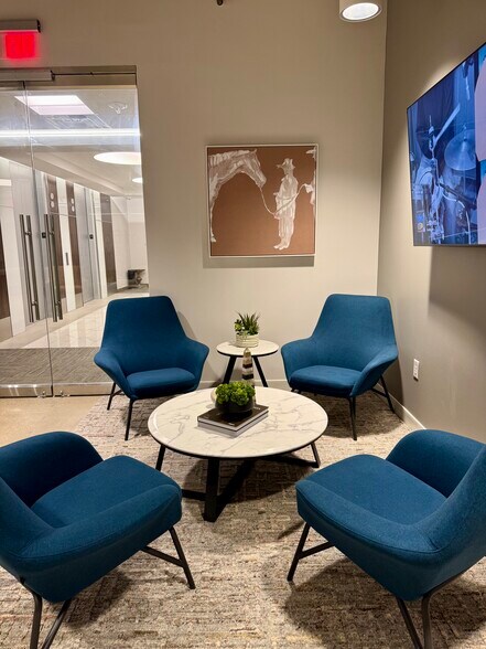 More Photos Of 122 W John Carpenter Fwy, Irving Coworking Space