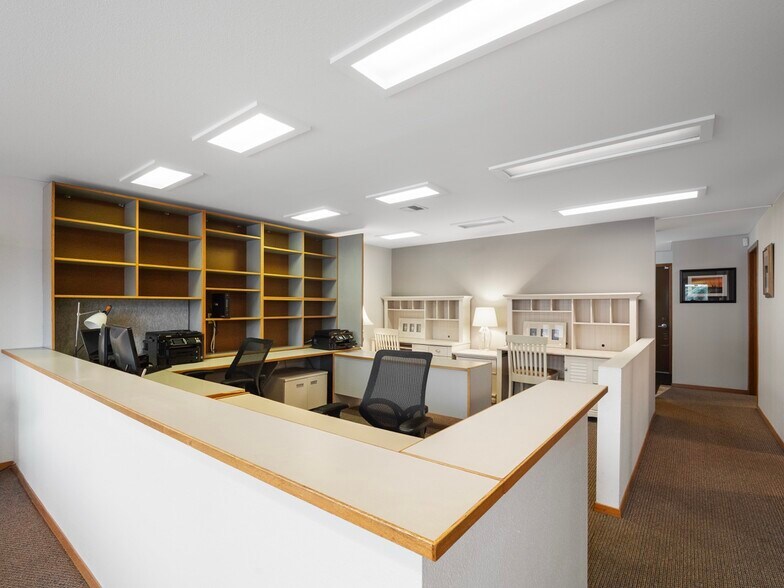 More Photos Of 6314 19th St W, Fircrest Office For Lease