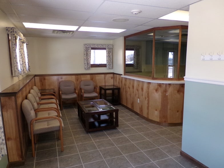 More Photos Of 401 Gilford Ave, Gilford Office For Lease