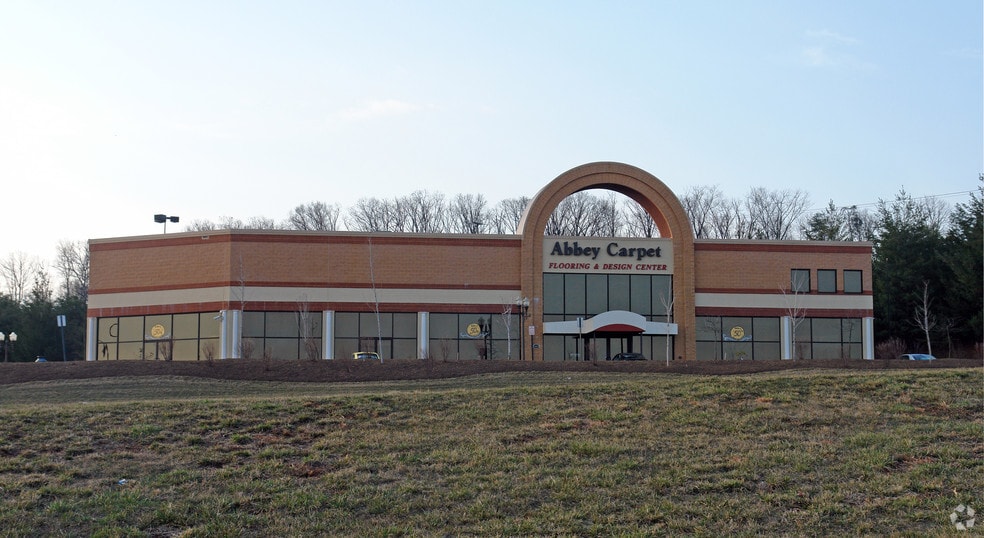 Primary Photo Of 21465 Price Cascades Plz, Sterling Freestanding For Sale