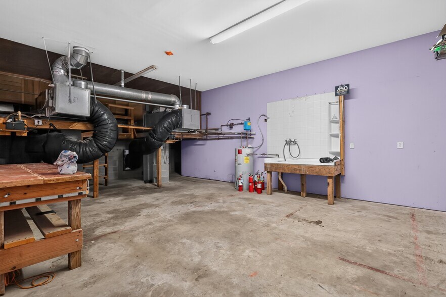 More Photos Of 1512 Garner Rd, Raleigh Warehouse For Lease