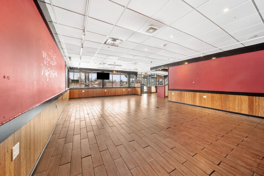 More Photos Of 9850 Milwaukee Ave, Glenview Fast Food For Sale