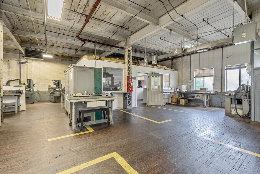 More Photos Of 400 Pearl St, Syracuse Manufacturing For Sale