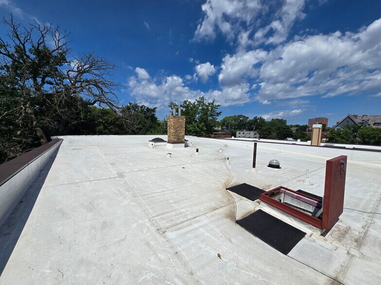 More Photos Of 2409 S Lyndale Ave, Minneapolis Multifamily For Sale