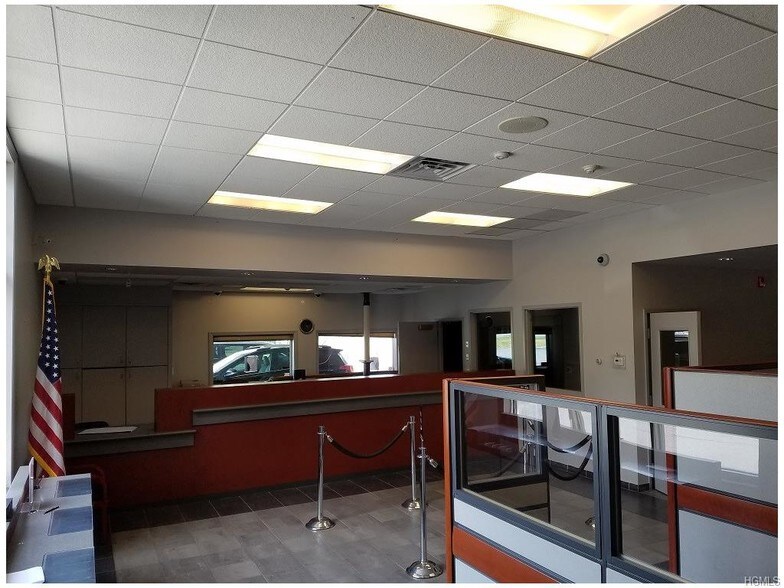 More Photos Of 1992 Route 284, Slate Hill Bank For Lease