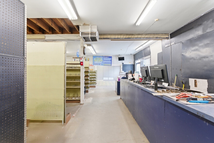 More Photos Of 18446 Vanowen St, Reseda Storefront For Sale