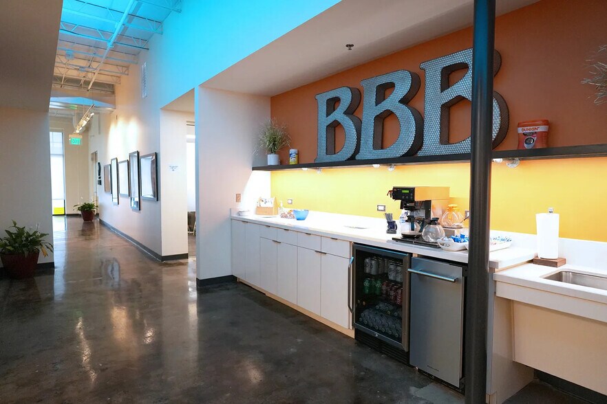 More Photos Of 17 S Dewey Ave, Oklahoma City Coworking Space