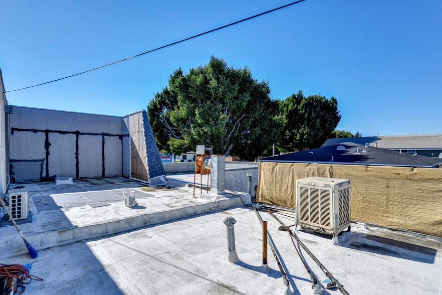 More Photos Of 7051-7053 3rd Ave, Los Angeles Storefront Retail Residential For Sale