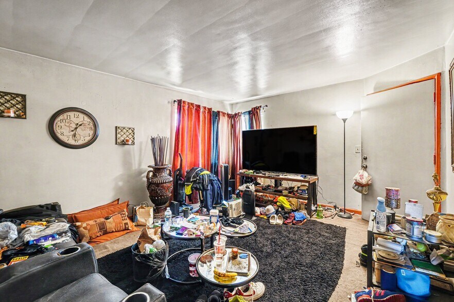 More Photos Of 2370 Losantiville Ave, Cincinnati Multifamily For Sale