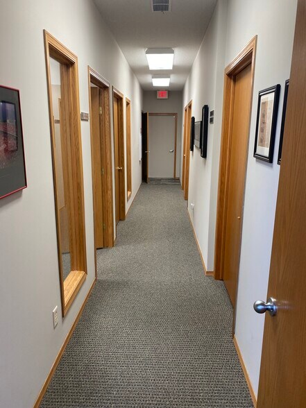 More Photos Of 7829 E Rockhill St, Wichita Office For Lease