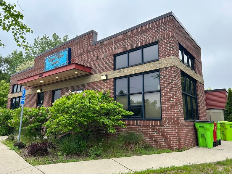 More Photos Of 6919 Grand River Rd, Brighton Medical For Sale