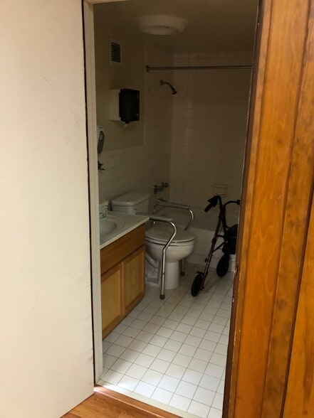 More Photos Of 505 S Perkins Rd, Memphis Apartments For Lease