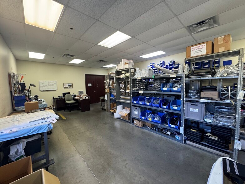 More Photos Of 6420 Hazeltine National Dr, Orlando Manufacturing For Sale