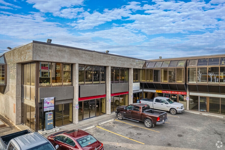More Photos Of 601 17th Ave SW, Calgary Restaurant For Lease