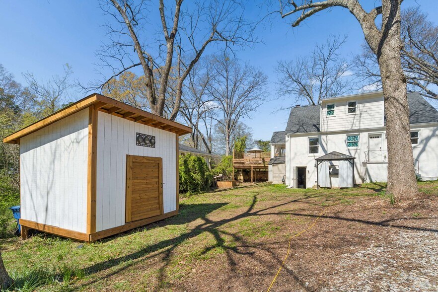 More Photos Of 1860 Penelope Rd NW, Atlanta Hospitality For Sale