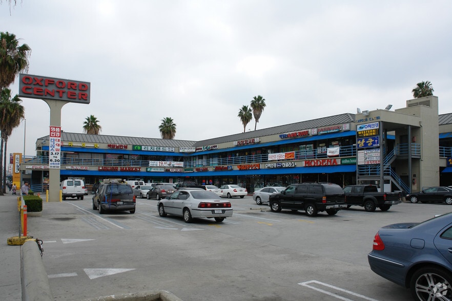 More Photos Of 3500-3548 W 8th St, Los Angeles Unknown For Lease