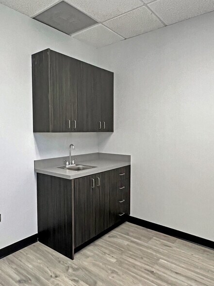 More Photos Of 4889 S Congress Ave, Lake Worth Medical For Sale