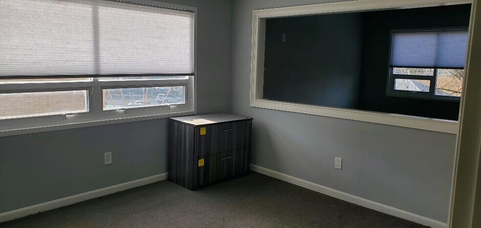 More Photos Of 1444 Clove Rd, Staten Island Office For Lease