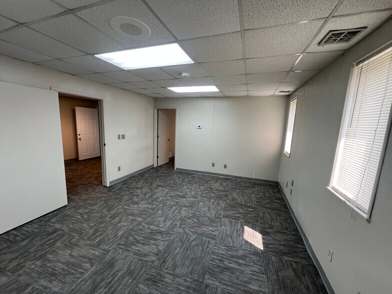 More Photos Of 5423-5445 Schultz Dr, Sylvania Light Manufacturing For Lease
