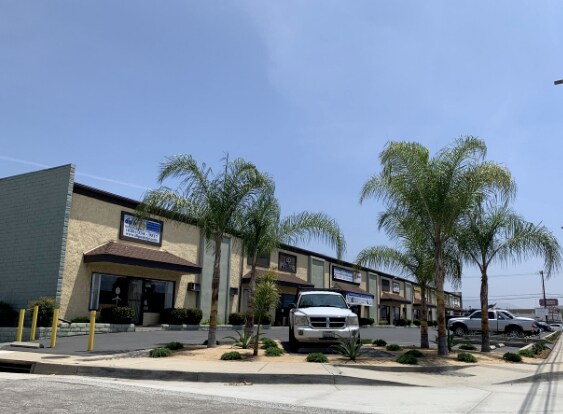 More Photos Of 1001-1025 W Foothill Blvd, Azusa Warehouse For Lease