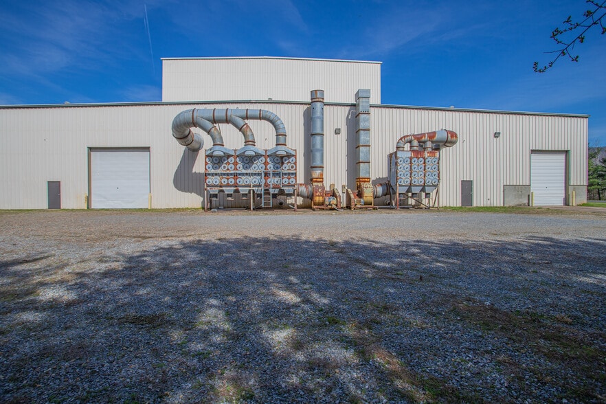 More Photos Of 80 American Wy, Natural Bridge Station Industrial For Lease