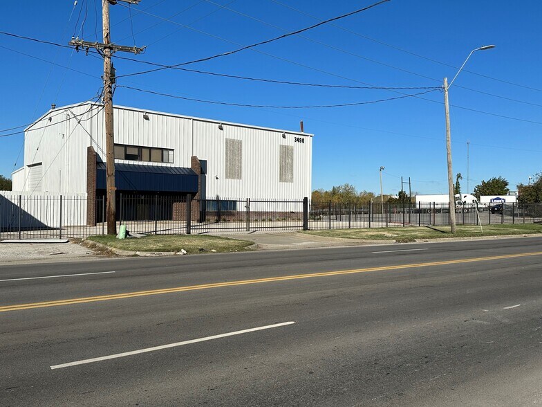 Primary Photo Of 3490 Manchester Tfwy, Kansas City Warehouse For Lease