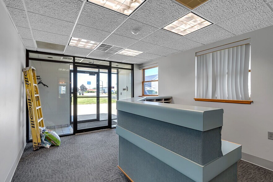 More Photos Of 1783 Kenmore Ave, Kenmore Warehouse For Sale