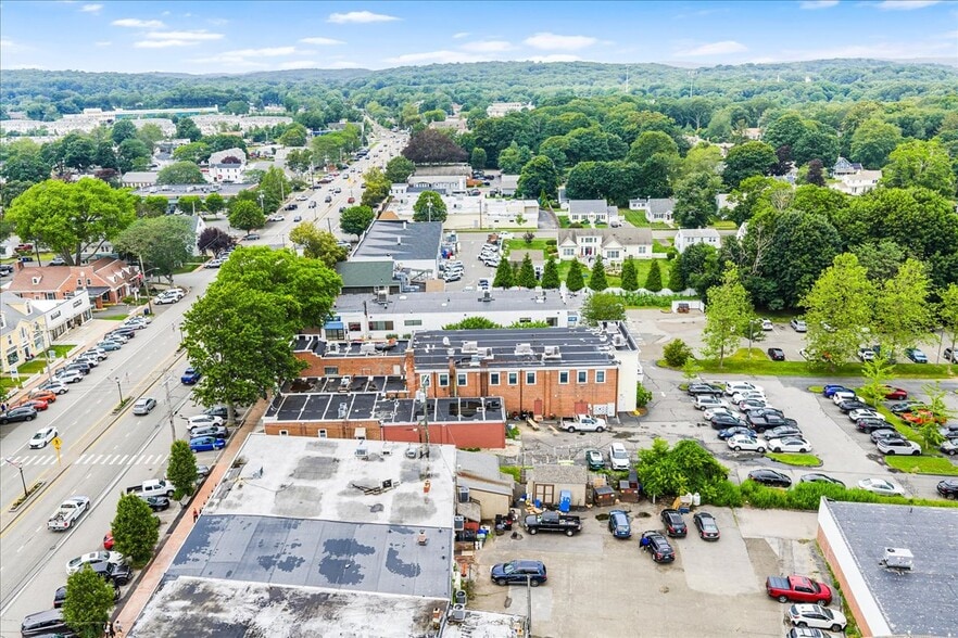 More Photos Of 162-170 Main St, Old Saybrook Storefront Retail Office For Lease