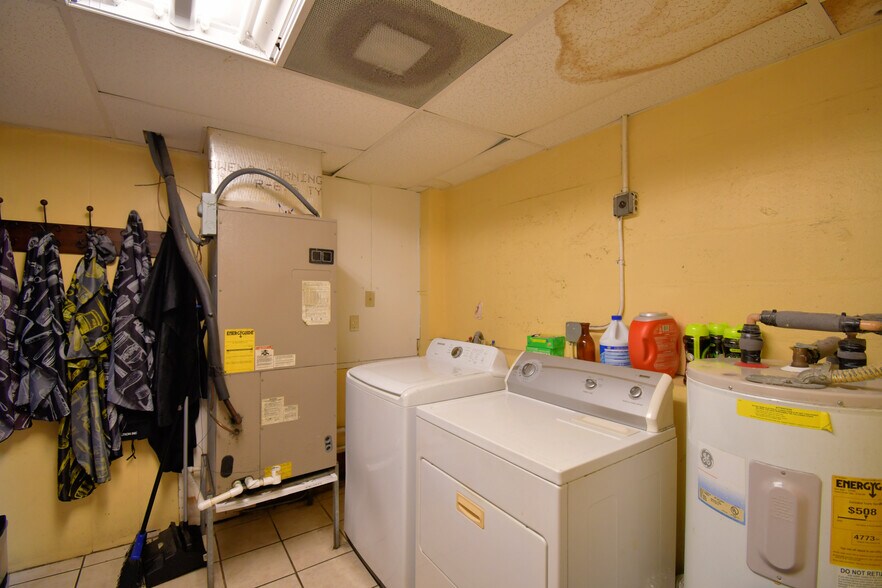 More Photos Of 128 E Orange Ave, Lake Wales General Retail For Sale