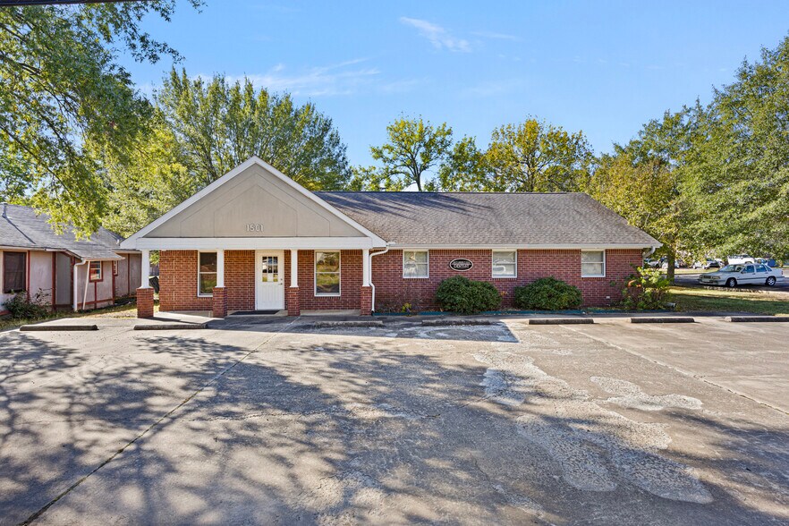 Primary Photo Of 1501 W C St, Russellville Healthcare For Sale