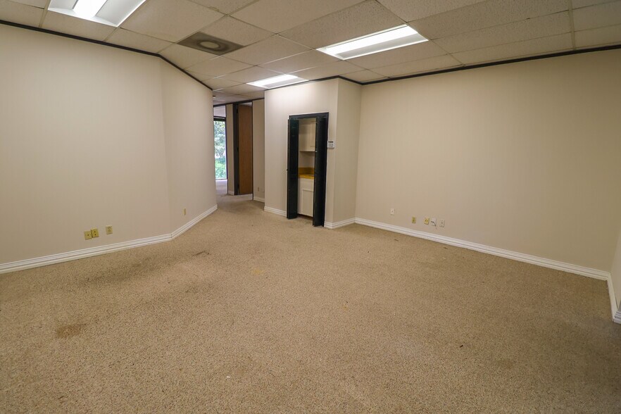 More Photos Of 13131 Champions Dr, Houston Medical For Lease