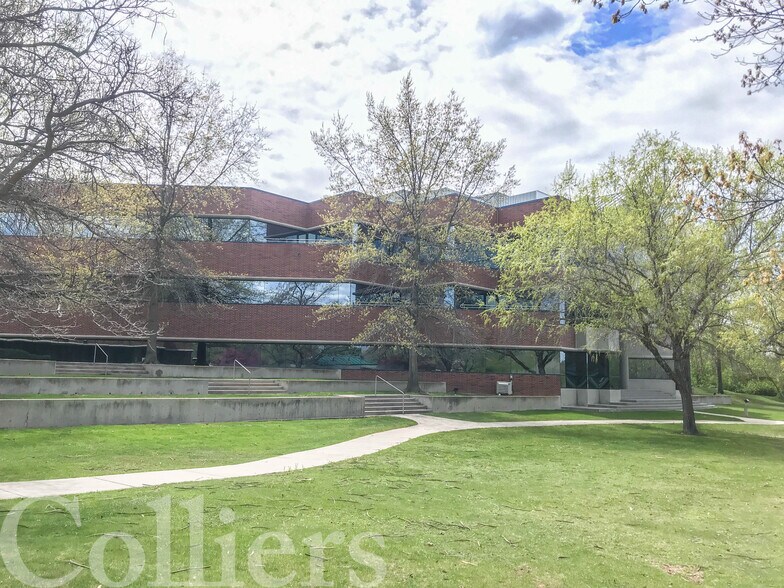 More Photos Of 300 E Mallard Dr, Boise Office For Lease