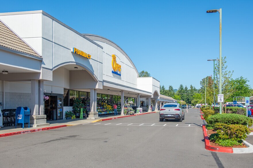 More Photos Of 1420 NW Gilman Blvd, Issaquah General Retail For Lease