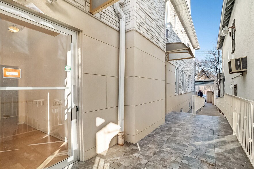 More Photos Of 1835 E 14th St, Brooklyn Apartments For Lease