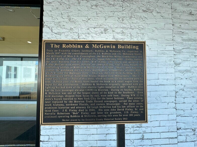 More Photos Of 102 Saint Joseph Ave, Brewton Storefront Retail Residential For Sale