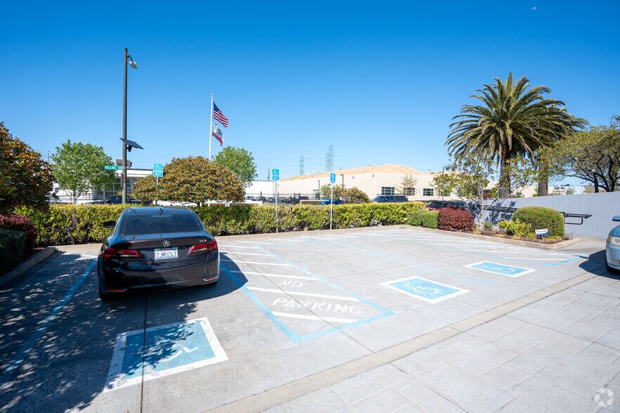 More Photos Of 1755 Rollins Rd, Burlingame Warehouse For Lease