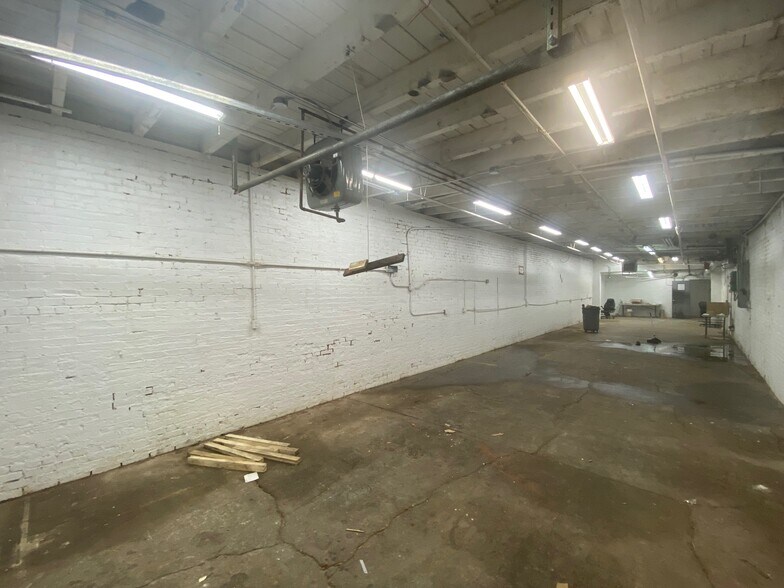 More Photos Of 264 41st St, Brooklyn Warehouse For Lease