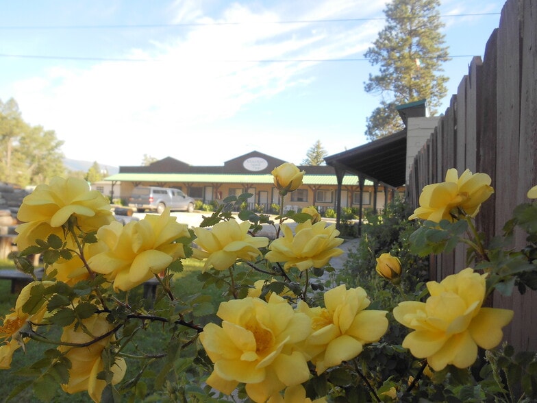 More Photos Of 308 S Main St, Darby Hotel For Sale