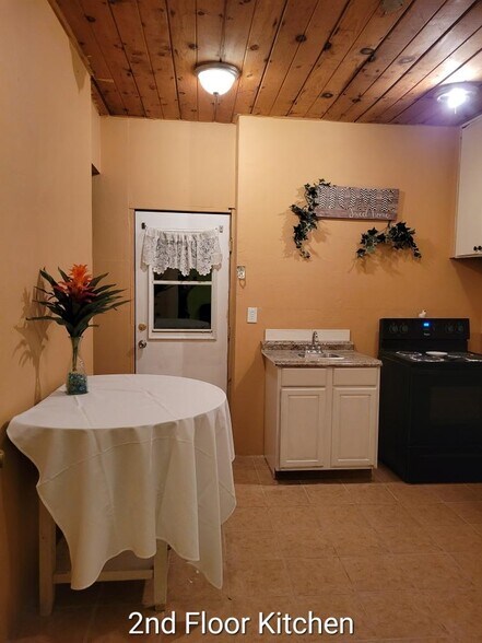 More Photos Of 3882 Washington Ave, Le Grand Apartments For Sale