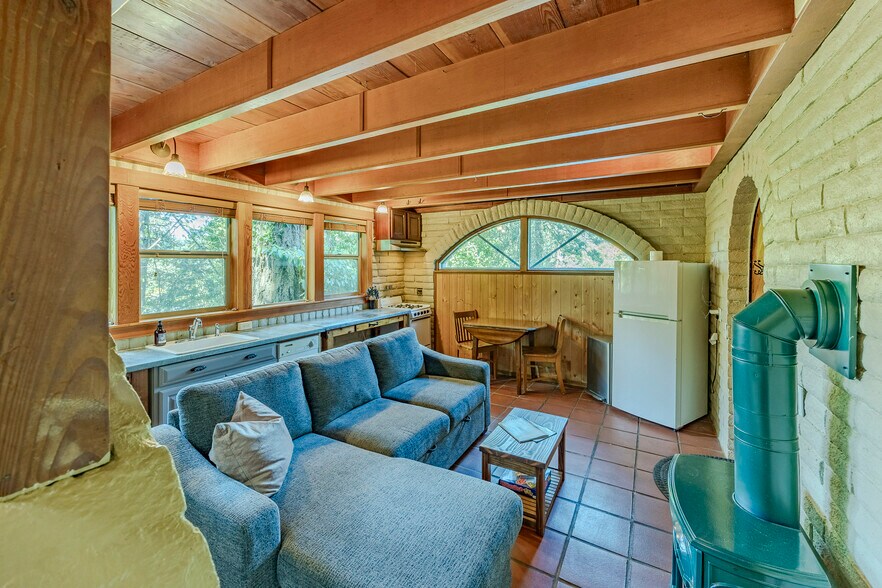 More Photos Of 1820 E 28th Ave, Eugene Multifamily For Sale