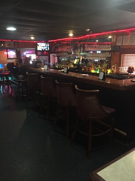 More Photos Of 101 Moore, Moulton Restaurant For Sale